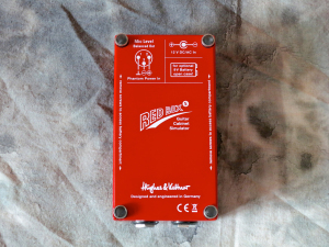 Hughes &amp; Kettner Red Box 5 – bottom view